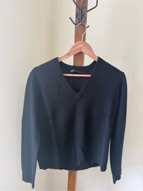 Jenni Kayne Black V-Neck Sweater
